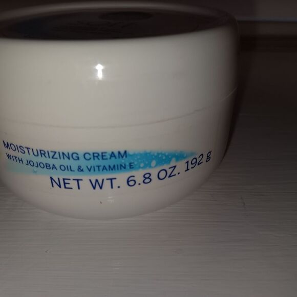 Nivea Soft Moisturizing Cream for Face, Hands and Body 6.8oz - Picture 3 of 7